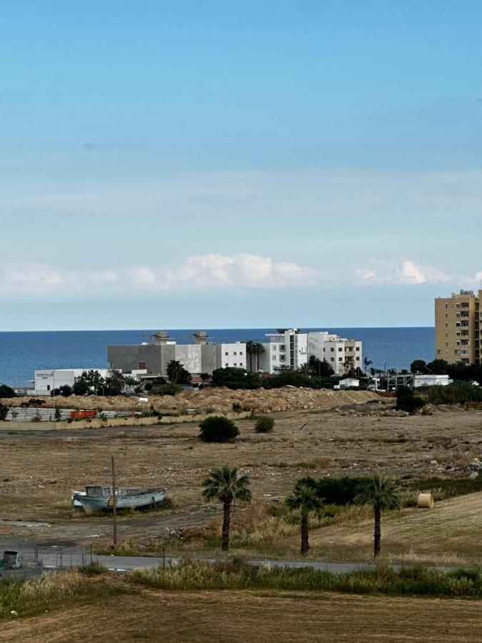 Maestro Sea - View Apartment Larnaca Dış mekan fotoğraf